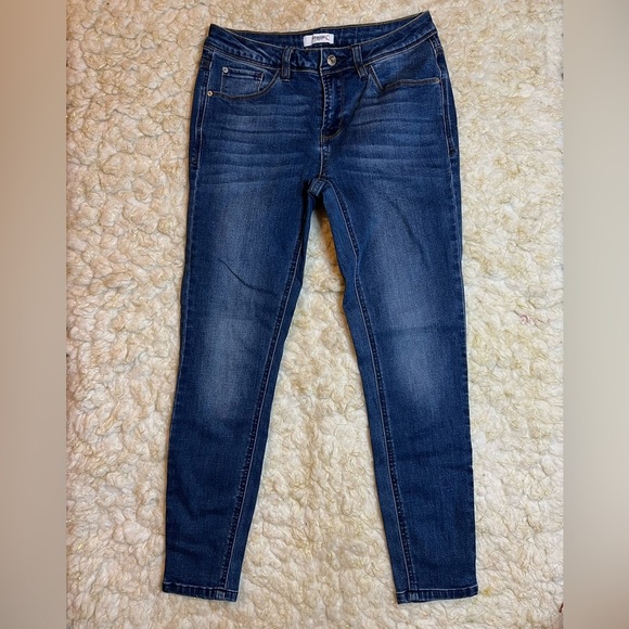 ⭐️Kensie Skinny Jeans - Picture 2 of 5